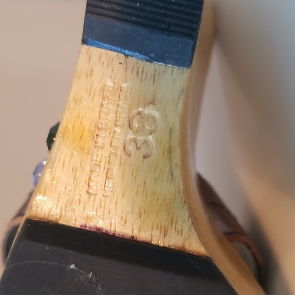 Via Uno Sandals Size 8 (Size 38 marked on shoe) - Picture 4 of 4